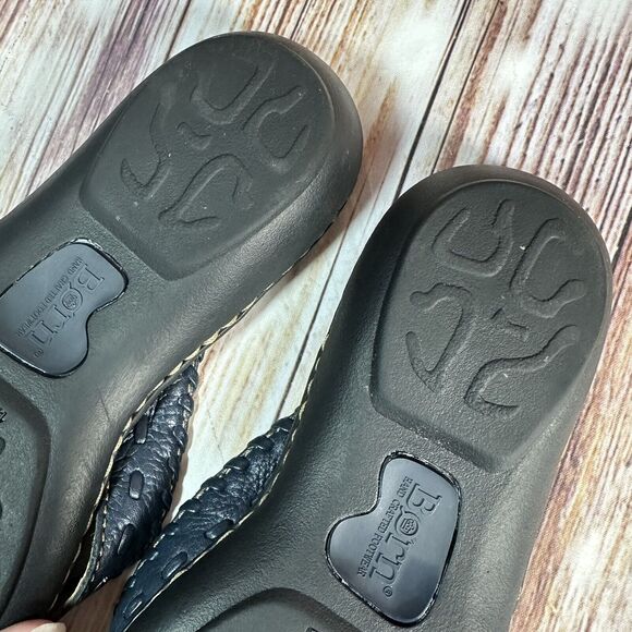 BORN Sandals Womens Size 6 Blue Leather Flip Flops Thongs Flats Casual Shoes - Picture 9 of 11